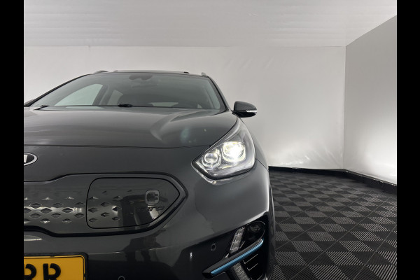 Kia e-Niro ExecutiveLine 64 kWh [ 3-Fase ] Aut. *PANO | LUXURY-LEATHER | JBL-AUDIO | FULL-LED | NAVI-FULLMAP | DAB | ADAPTIVE-CRUISE | CAMERA | MEMORY-PACK | LANE-ASSIST | CCS-FASTLOADER | KEYLESS | DIGI-COCKPIT | TOWBAR | 17"ALU*