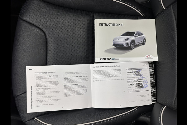 Kia e-Niro ExecutiveLine 64 kWh [ 3-Fase ] Aut. *PANO | LUXURY-LEATHER | JBL-AUDIO | FULL-LED | NAVI-FULLMAP | DAB | ADAPTIVE-CRUISE | CAMERA | MEMORY-PACK | LANE-ASSIST | CCS-FASTLOADER | KEYLESS | DIGI-COCKPIT | TOWBAR | 17"ALU*