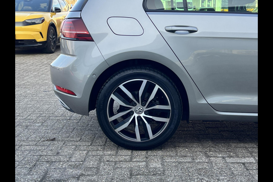 Volkswagen e-Golf e-Golf Virtual Cockpit | Lederen bekleding | Achteruitrijcamera | Warmtepomp | SOH 88,9% |