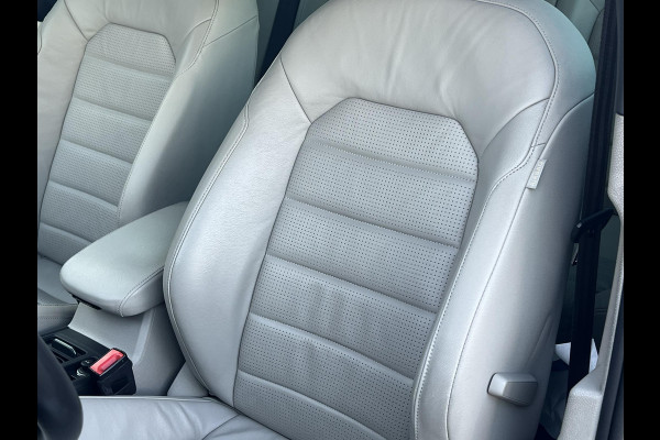 Volkswagen e-Golf e-Golf Virtual Cockpit | Lederen bekleding | Achteruitrijcamera | Warmtepomp | SOH 88,9% |