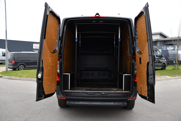 Mercedes-Benz Sprinter 314 2.2 CDI L2H1 Black Edition Camera, Cruise, Carplay, LED, 10,5'' Mbux, Leder, Automaat, Multimedia, Uniek!