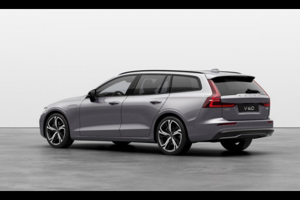 Volvo V60 T8 455PK Aut. AWD Performance Edition Ultra Dark Polestar optimisation/ Glossy Black logo voor en achterzijde / Panoramadak/ Head-up display/ Harman Kardon audio/ 360 Camera/ Elektrisch bedienbare voorstoelen met geheugen/ Apple Carplay/ Pilot assit/ Adaptive cruise control/