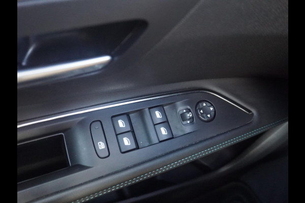 Peugeot 3008 1.6 HYbrid 225 Allure Winterpakket