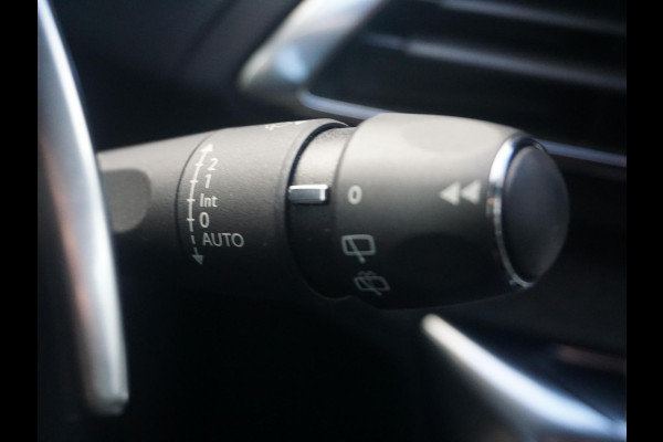 Peugeot 3008 1.6 HYbrid 225 Allure Winterpakket