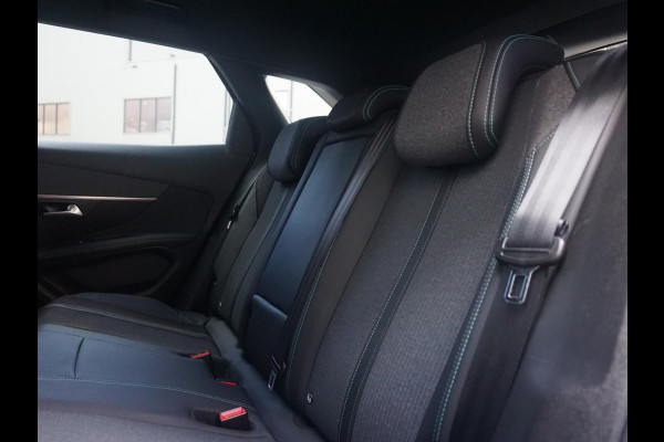 Peugeot 3008 1.6 HYbrid 225 Allure Winterpakket