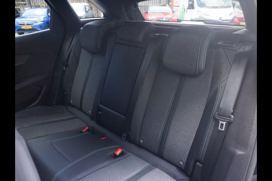 Peugeot 3008 1.6 HYbrid 225 Allure Winterpakket