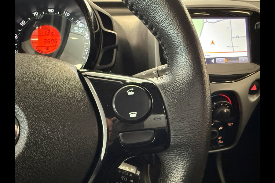 Toyota Aygo 1.0 VVT-i X-Play | Navi | Camera | Airco |