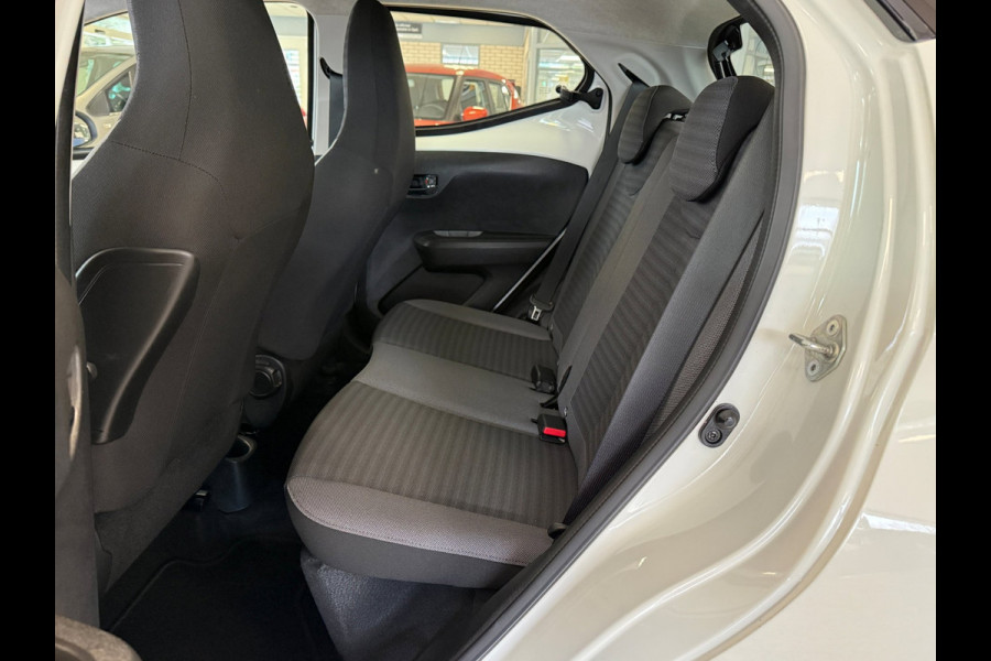 Toyota Aygo 1.0 VVT-i X-Play | Navi | Camera | Airco |