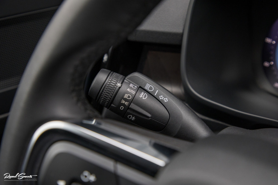 Volvo XC40 Recharge Twin Plus | Adaptieve cruise | Blis | Metallic | Full LED |