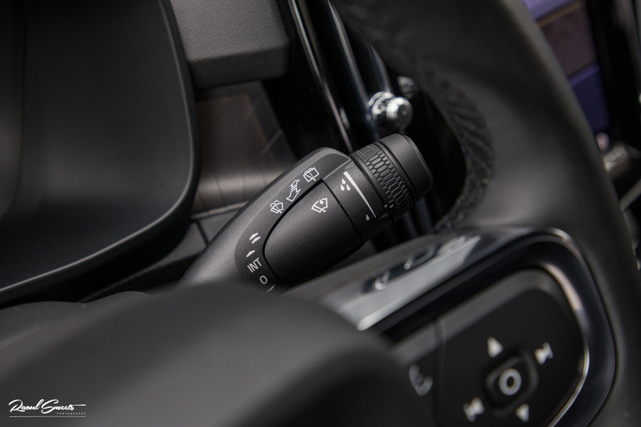 Volvo XC40 Recharge Twin Plus | Adaptieve cruise | Blis | Metallic | Full LED |