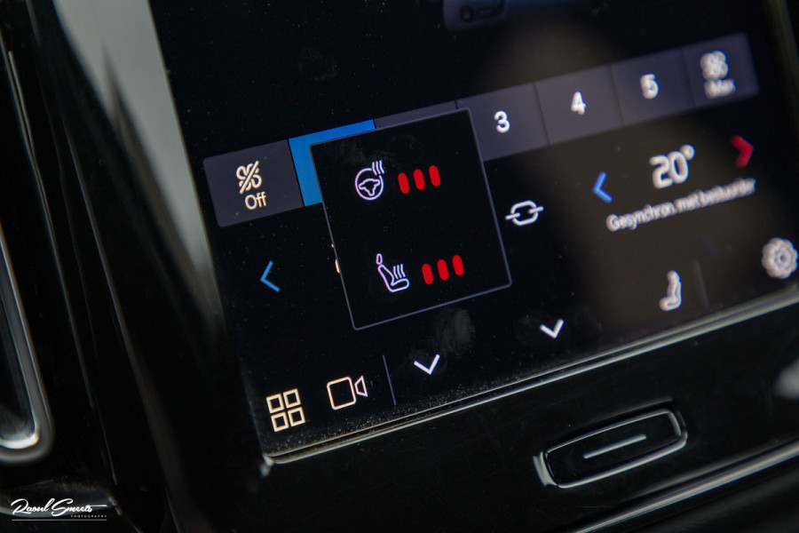 Volvo XC40 Recharge Twin Plus | Adaptieve cruise | Blis | Metallic | Full LED |