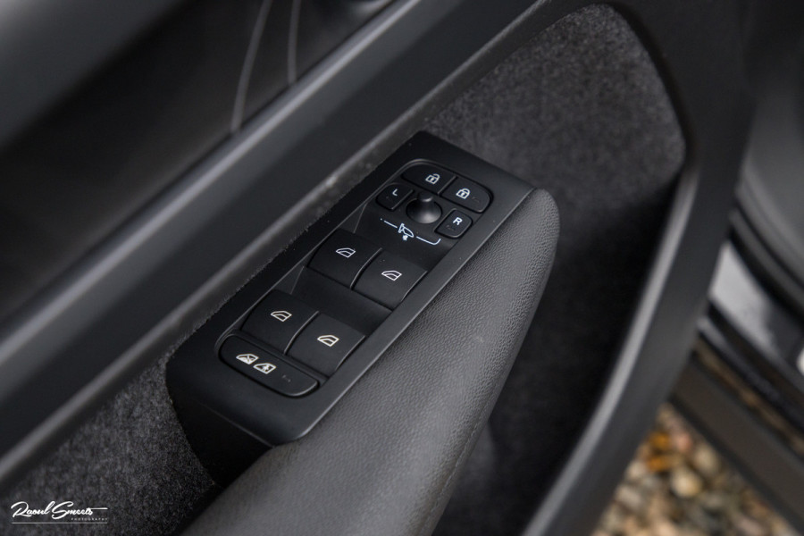 Volvo XC40 Recharge Twin Plus | Adaptieve cruise | Blis | Metallic | Full LED |