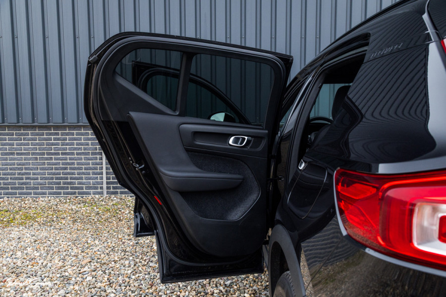 Volvo XC40 Recharge Twin Plus | Adaptieve cruise | Blis | Metallic | Full LED |