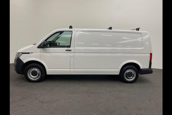 Volkswagen Transporter 2.0 TDI L2H1 110PK Airco Cruise Control Trekhaak Parkeersensoren Apple Carplay