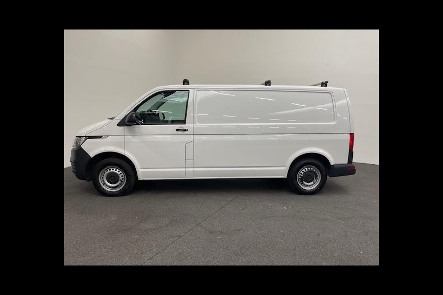 Volkswagen Transporter 2.0 TDI L2H1 110PK Airco Cruise Control Trekhaak Parkeersensoren Apple Carplay