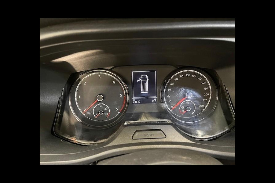 Volkswagen Transporter 2.0 TDI L2H1 110PK Airco Cruise Control Trekhaak Parkeersensoren Apple Carplay