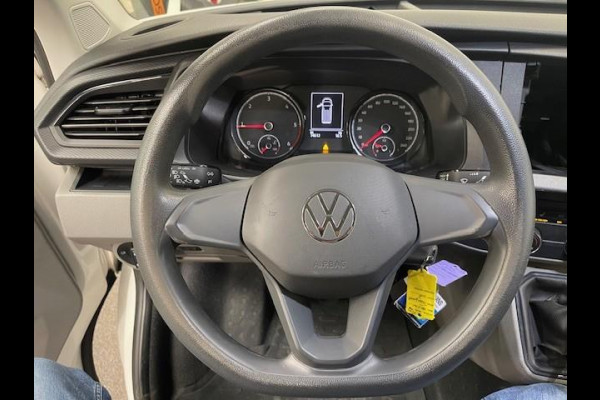 Volkswagen Transporter 2.0 TDI L2H1 110PK Airco Cruise Control Trekhaak Parkeersensoren Apple Carplay