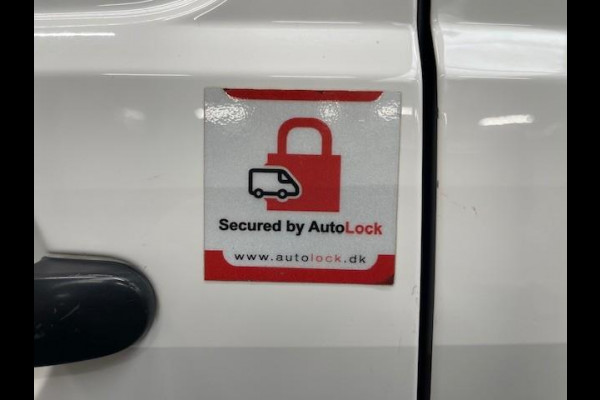 Volkswagen Transporter 2.0 TDI L2H1 110PK Airco Cruise Control Trekhaak Parkeersensoren Apple Carplay