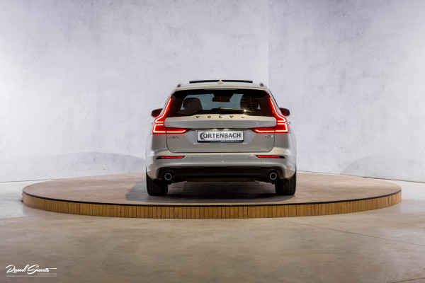 Volvo V60 2.0 T5 Momentum | Panorama | Leer | Harman Kardon | Zwenkbare trekhaak |