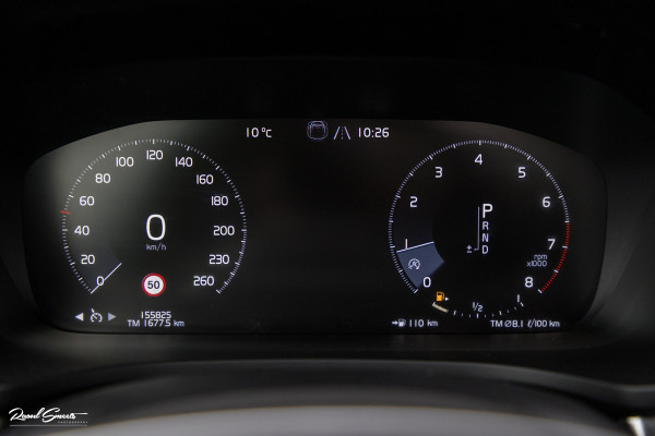 Volvo V60 2.0 T5 Momentum | Panorama | Leer | Harman Kardon | Zwenkbare trekhaak |