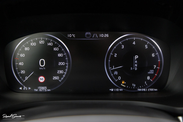 Volvo V60 2.0 T5 Momentum | Panorama | Leer | Harman Kardon | Zwenkbare trekhaak |