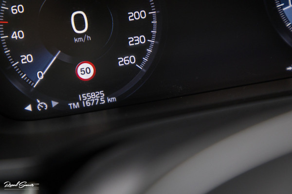 Volvo V60 2.0 T5 Momentum | Panorama | Leer | Harman Kardon | Zwenkbare trekhaak |