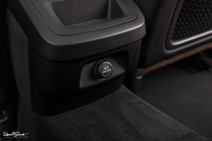 Volvo V60 2.0 T5 Momentum | Panorama | Leer | Harman Kardon | Zwenkbare trekhaak |