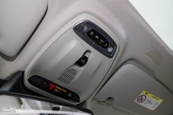 Volvo V60 2.0 T5 Momentum | Panorama | Leer | Harman Kardon | Zwenkbare trekhaak |