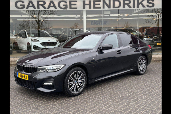 BMW 3-serie 330e | Trekhaak wegklapbaar | Nieuwe banden | Climate  | CC | Leder Stof |