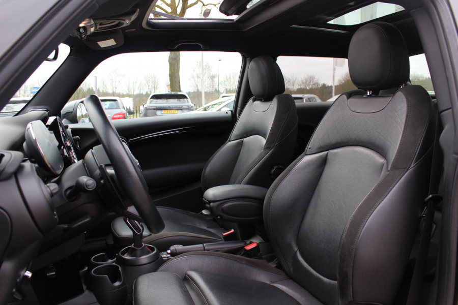 MINI Mini 2.0 Cooper S Chili / Panoramadak / Camera / Head-up / Leder / Harman Kardon / 18'' / Navigatie / Stoelverwarming / Cruise Control