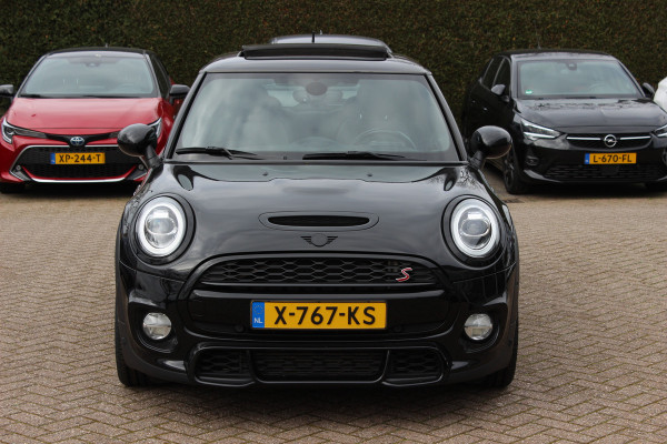 MINI Mini 2.0 Cooper S Chili / Panoramadak / Camera / Head-up / Leder / Harman Kardon / 18'' / Navigatie / Stoelverwarming / Cruise Control