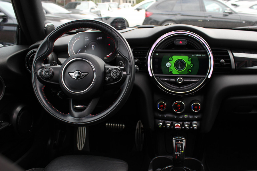 MINI Mini 2.0 Cooper S Chili / Panoramadak / Camera / Head-up / Leder / Harman Kardon / 18'' / Navigatie / Stoelverwarming / Cruise Control