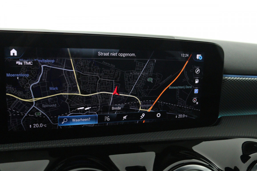 Mercedes-Benz A-Klasse 180 Business Solution Luxury (PANORAMADAK, SFEERVERLICHTING, STOELVERWARMING, CAMERA)