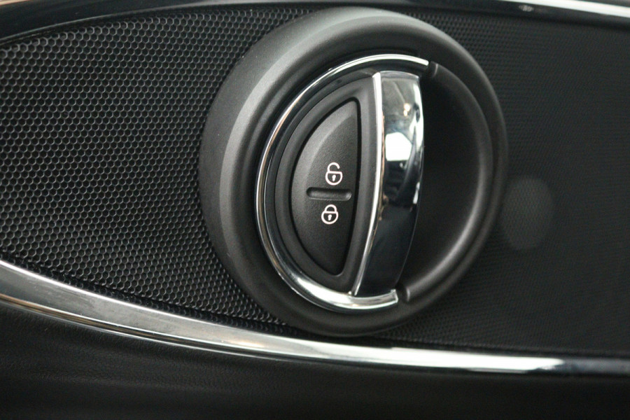 MINI Clubman 1.5 Cooper (SFEERVERLICHTING, H&K AUDIO, CRUISE CONTROL, NAVIGATIE, PARKEERSENSOREN)