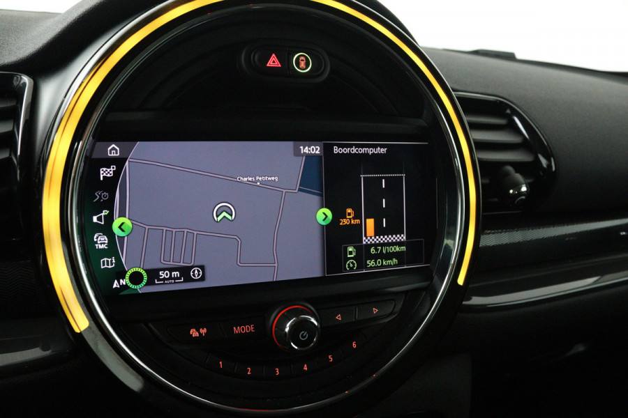 MINI Clubman 1.5 Cooper (SFEERVERLICHTING, H&K AUDIO, CRUISE CONTROL, NAVIGATIE, PARKEERSENSOREN)