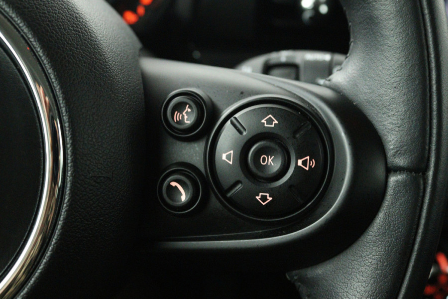 MINI Clubman 1.5 Cooper (SFEERVERLICHTING, H&K AUDIO, CRUISE CONTROL, NAVIGATIE, PARKEERSENSOREN)