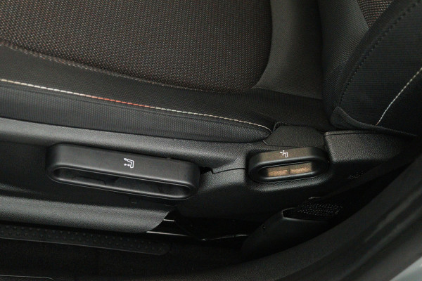 MINI Clubman 1.5 Cooper (SFEERVERLICHTING, H&K AUDIO, CRUISE CONTROL, NAVIGATIE, PARKEERSENSOREN)