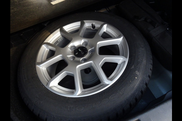 Jeep Renegade 1.3T-e Limited * 4 SEIZOENSBANDEN !!