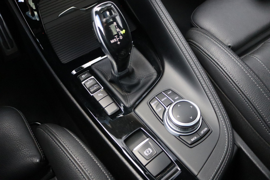 BMW X2 sDrive20i Business Ed. Plus Pano-dak/Leder/20-Inch/Stoelverwarming/Keyfree