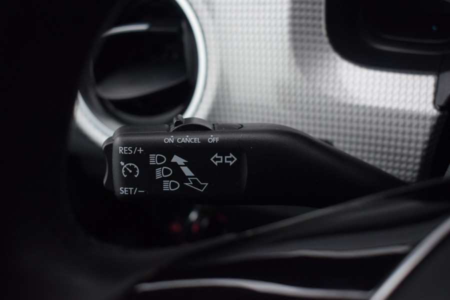 Volkswagen e-Up! Style | Camera | Cruise | 16" | Verw. voorruit | Lane Assist