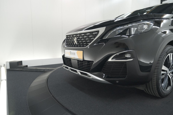 Peugeot 5008 PureTech 130 EAT8 GT Line | 7 Zitplaatsen | Trekhaak | Stoelverwarming | Apple Carplay