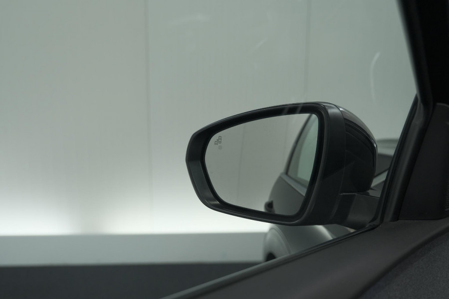 Peugeot 5008 PureTech 130 EAT8 GT Line | 7 Zitplaatsen | Trekhaak | Stoelverwarming | Apple Carplay