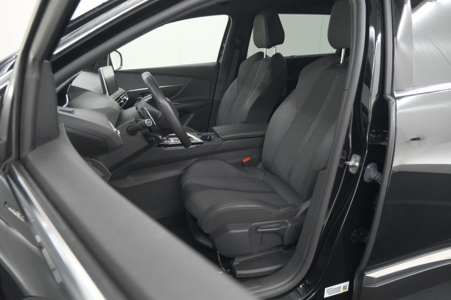 Peugeot 5008 PureTech 130 EAT8 GT Line | 7 Zitplaatsen | Trekhaak | Stoelverwarming | Apple Carplay