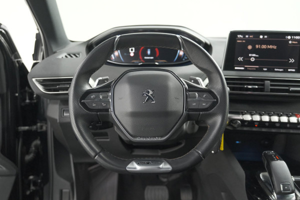 Peugeot 5008 PureTech 130 EAT8 GT Line | 7 Zitplaatsen | Trekhaak | Stoelverwarming | Apple Carplay