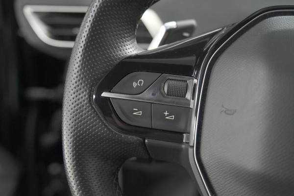 Peugeot 5008 PureTech 130 EAT8 GT Line | 7 Zitplaatsen | Trekhaak | Stoelverwarming | Apple Carplay