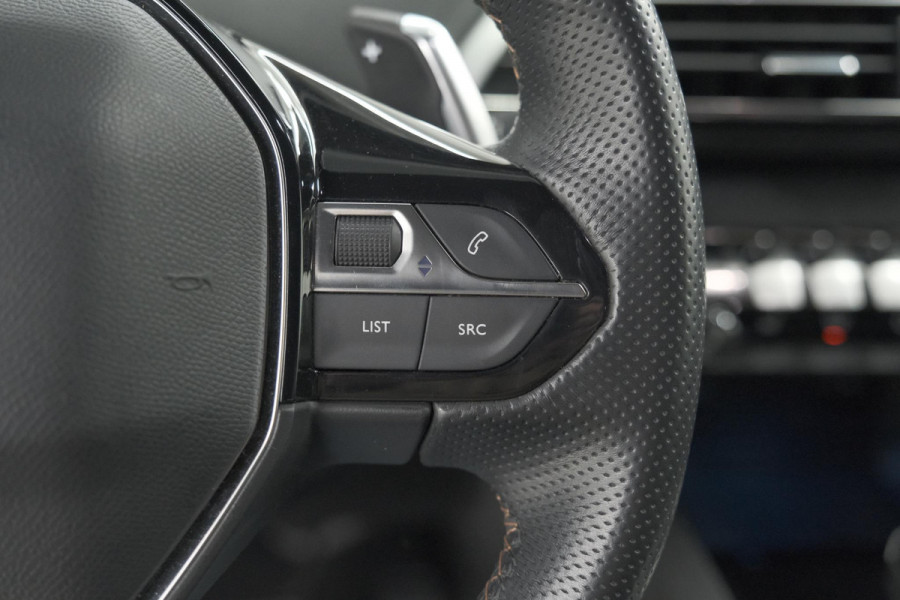 Peugeot 5008 PureTech 130 EAT8 GT Line | 7 Zitplaatsen | Trekhaak | Stoelverwarming | Apple Carplay