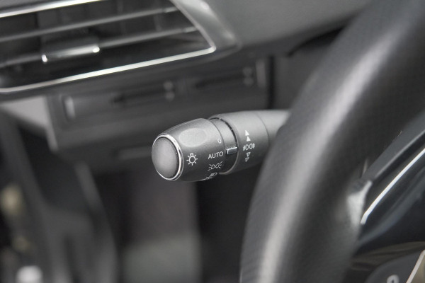 Peugeot 5008 PureTech 130 EAT8 GT Line | 7 Zitplaatsen | Trekhaak | Stoelverwarming | Apple Carplay