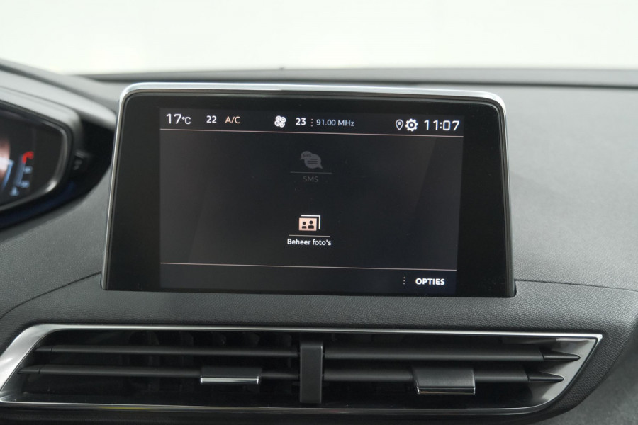 Peugeot 5008 PureTech 130 EAT8 GT Line | 7 Zitplaatsen | Trekhaak | Stoelverwarming | Apple Carplay
