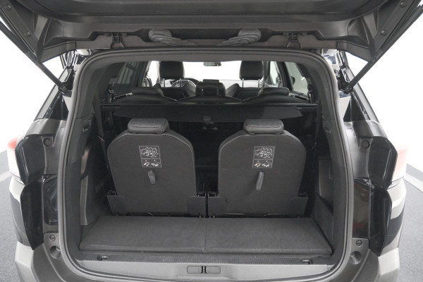Peugeot 5008 PureTech 130 EAT8 GT Line | 7 Zitplaatsen | Trekhaak | Stoelverwarming | Apple Carplay