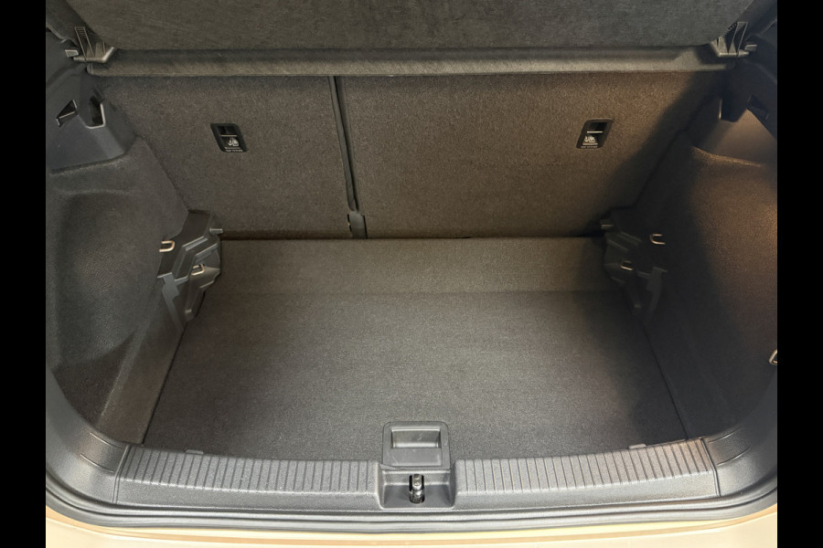 Volkswagen T-Cross 1.0 TSI 115pk AUT Style | VERKOCHT! Navi | 18 inch | LED | ACC | Blindspot | PDC V+A | Carplay | 100% Onderhouden!